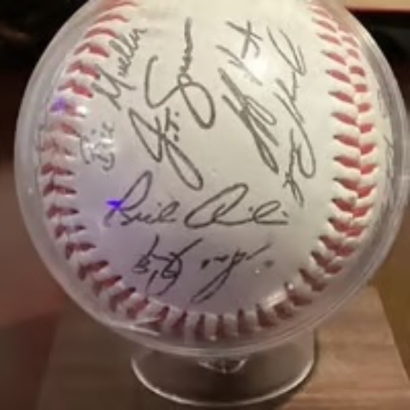 Boston Red Sox Signed Baseball - Multiple Signatures - Not sure of year - Picture 3 of 6